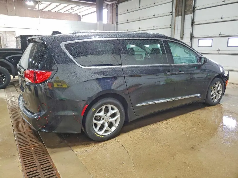 2017 CHRYSLER PACIFICA TOURING L PLUS  