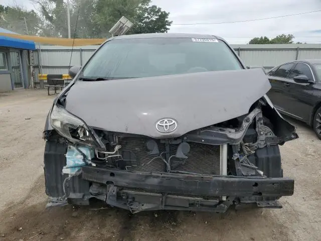 2011 TOYOTA SIENNA SPORT  