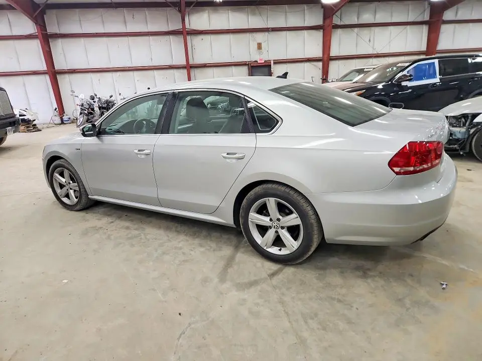2015 VOLKSWAGEN PASSAT S  