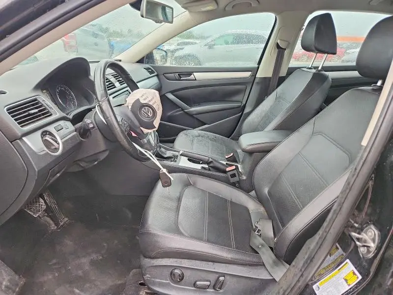 2013 VOLKSWAGEN PASSAT SE  