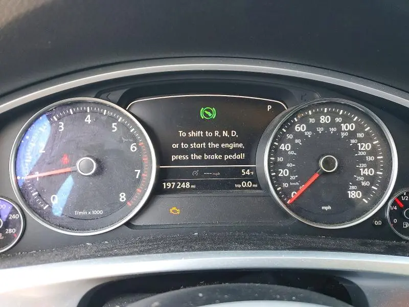 2011 VOLKSWAGEN TOUAREG V6  