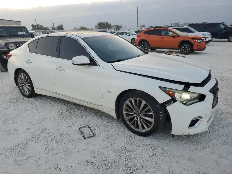 2018 INFINITI Q50 LUXE  