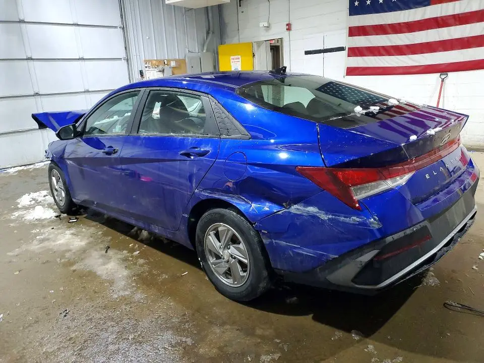 2025 HYUNDAI ELANTRA SE  