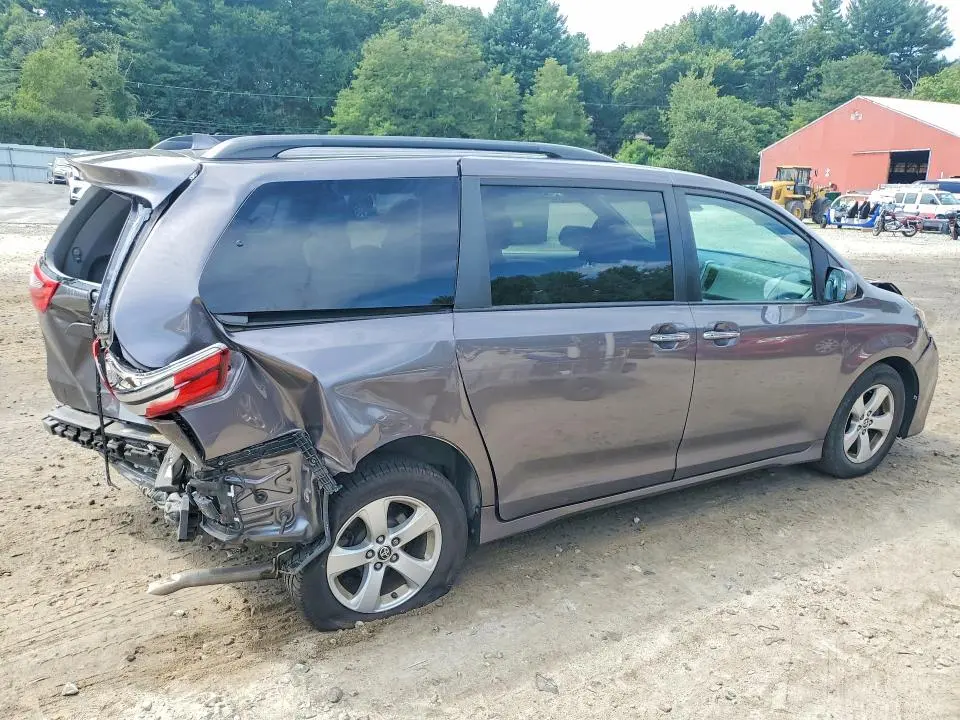 2020 TOYOTA SIENNA LE  