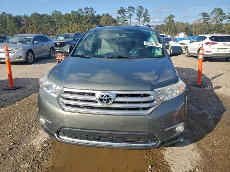 2011 TOYOTA HIGHLANDER BASE  