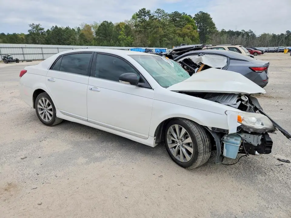 2011 TOYOTA AVALON LIMITED  