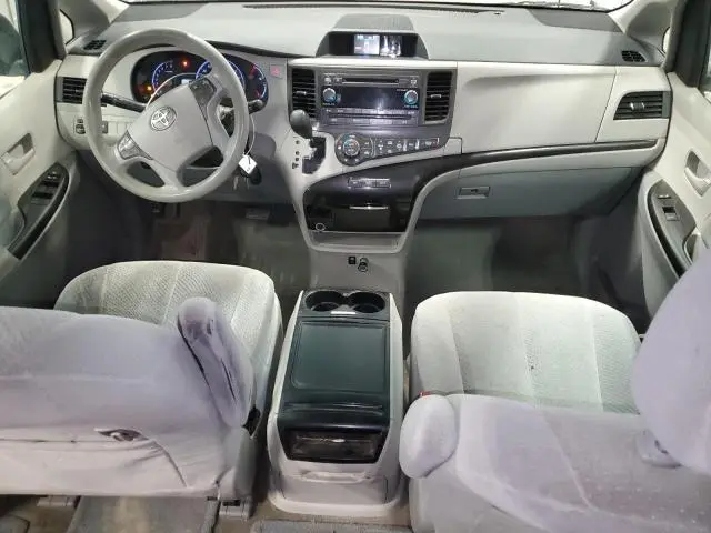 2013 TOYOTA SIENNA LE  
