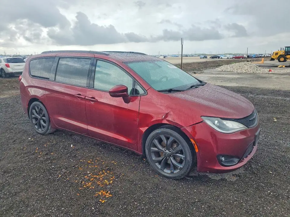 2019 CHRYSLER PACIFICA LIMITED  
