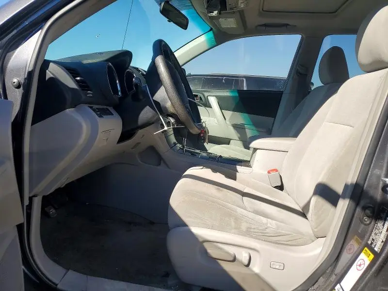 2010 TOYOTA HIGHLANDER BASE  