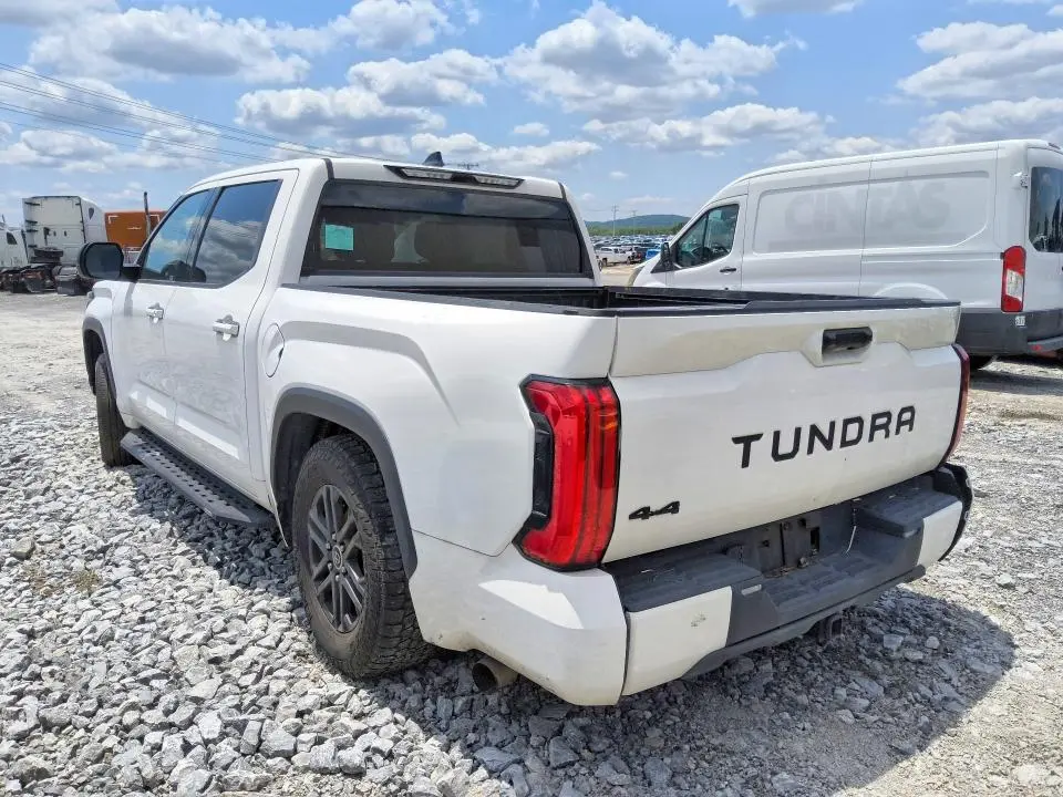 2023 TOYOTA TUNDRA SR5  