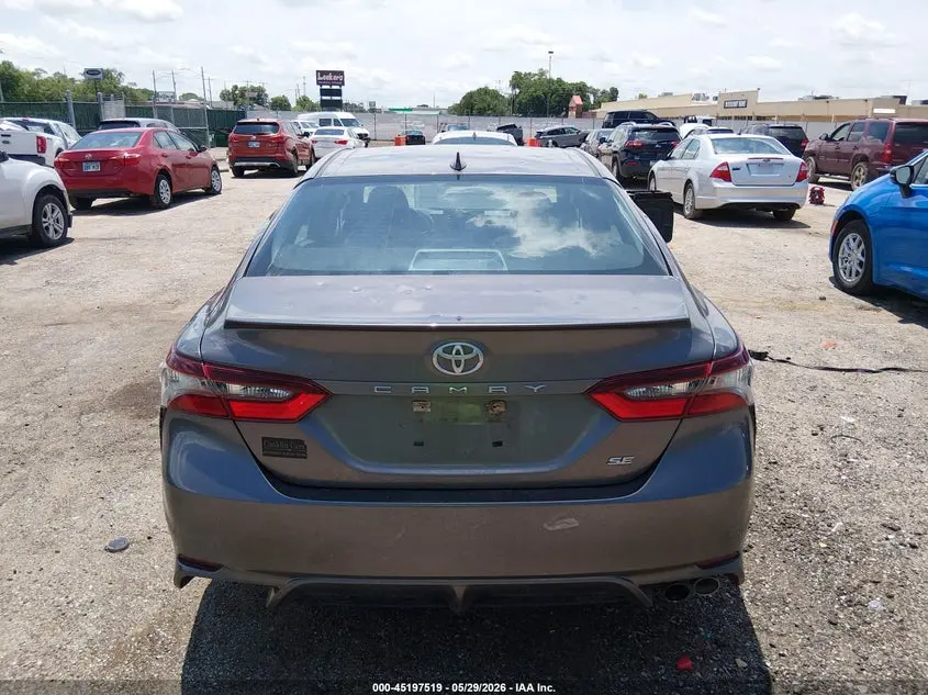 2022 TOYOTA CAMRY SE