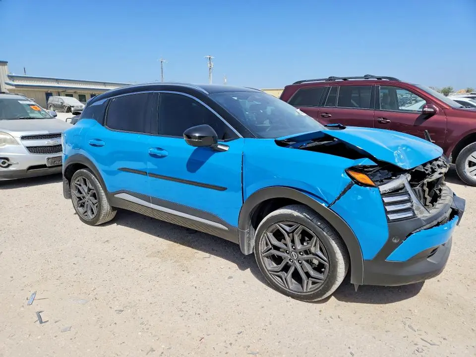 2025 NISSAN KICKS SR  