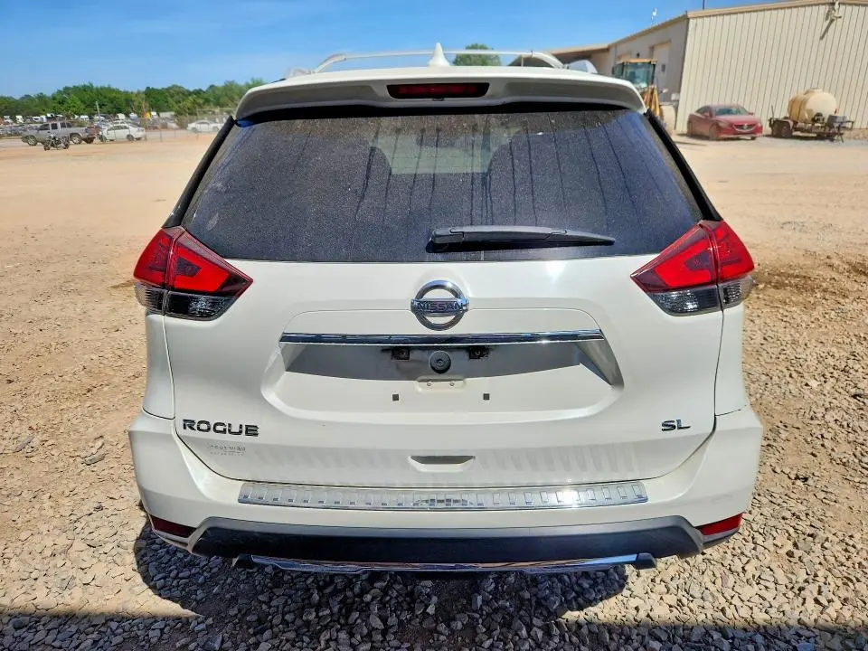 2017 NISSAN ROGUE SL  