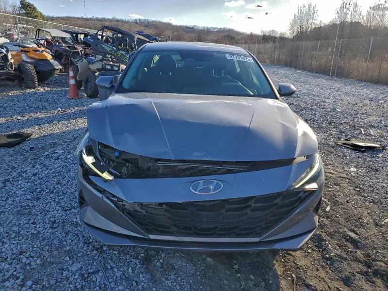 2021 HYUNDAI ELANTRA SE  