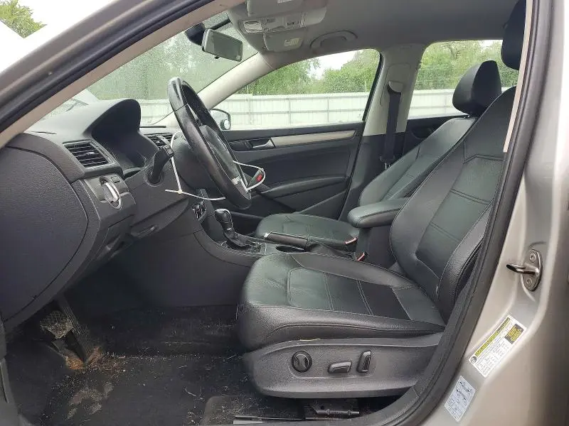 2014 VOLKSWAGEN PASSAT S  