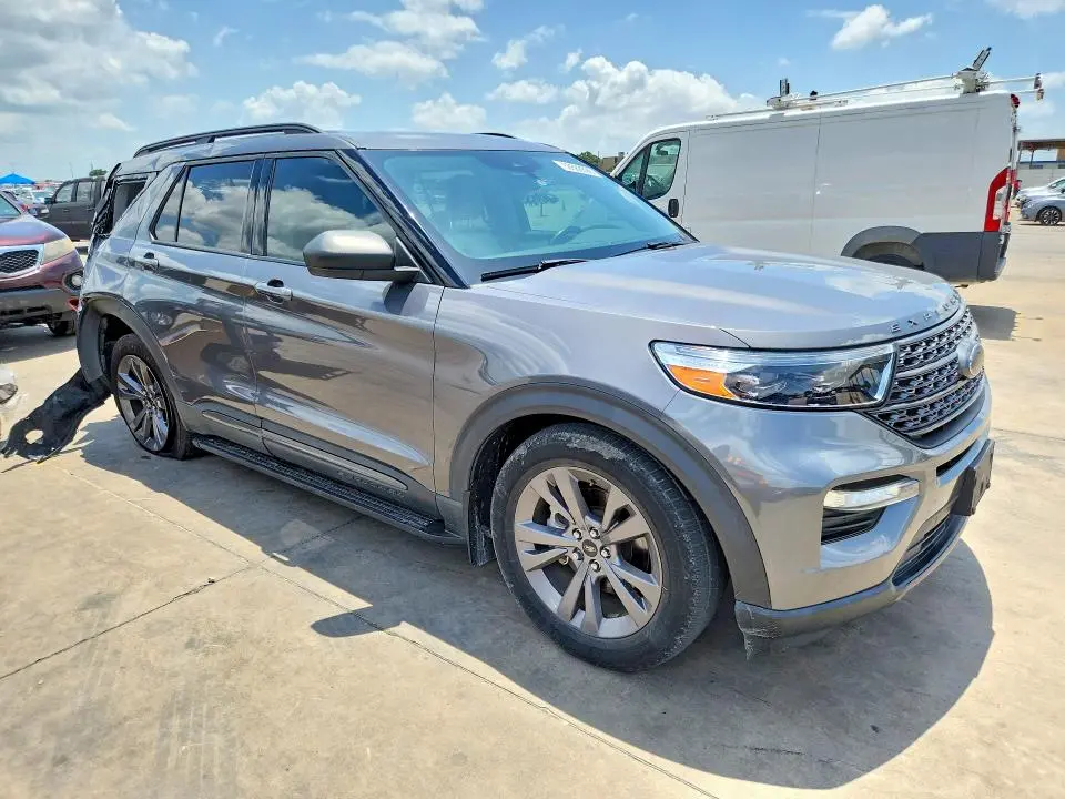 2021 FORD EXPLORER XLT  