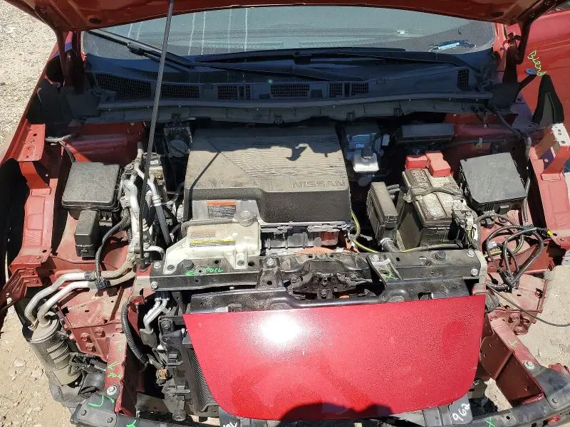 2022 NISSAN LEAF SV  