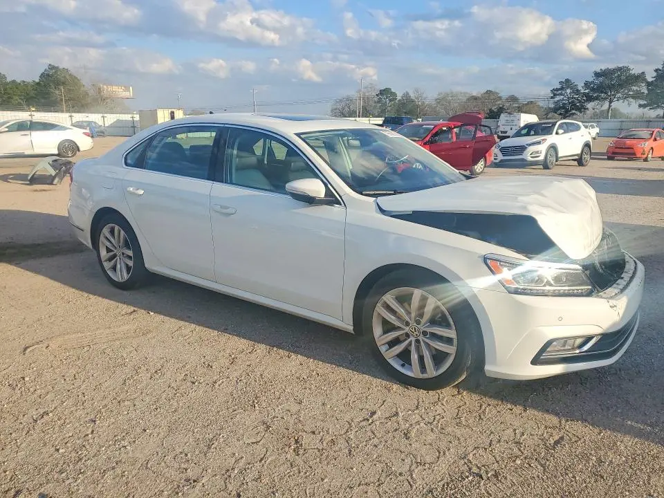 2018 VOLKSWAGEN PASSAT SE  