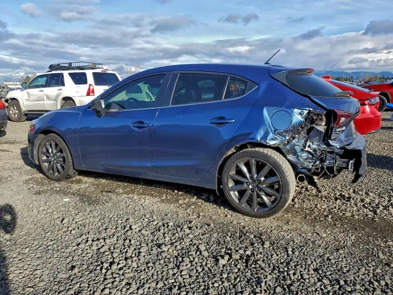 2018 MAZDA 3 TOURING  