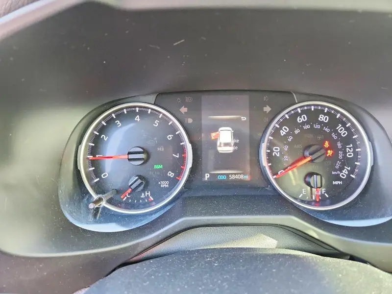 2020 TOYOTA RAV4 XLE  