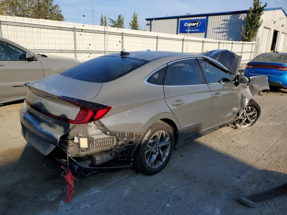 2022 HYUNDAI SONATA SEL  