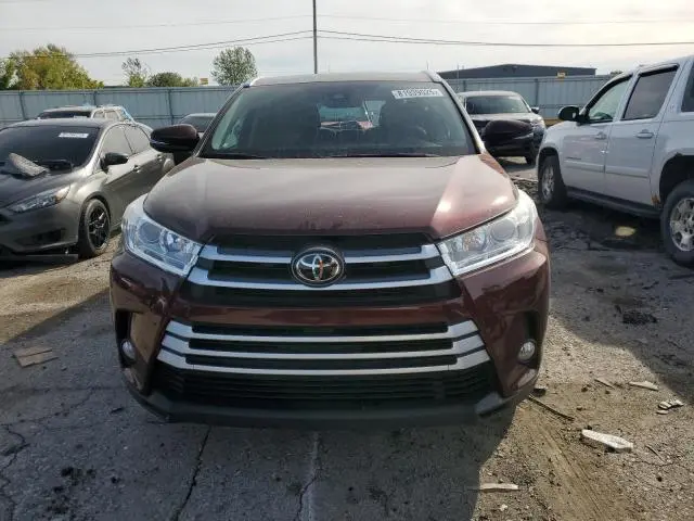 2019 TOYOTA HIGHLANDER SE  