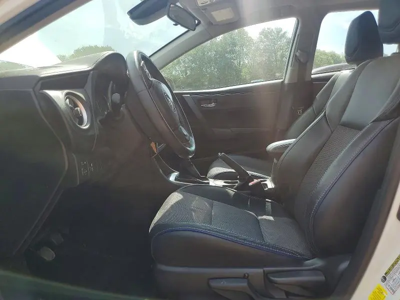 2017 TOYOTA COROLLA SE  