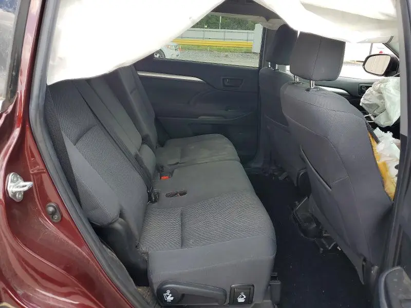 2019 TOYOTA HIGHLANDER LE  