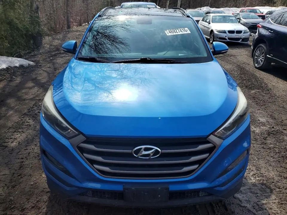 2016 HYUNDAI TUCSON SE  