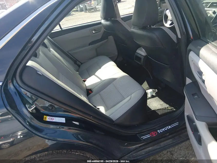 2015 TOYOTA CAMRY SE