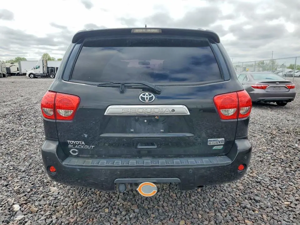 2010 TOYOTA SEQUOIA PLATINUM  