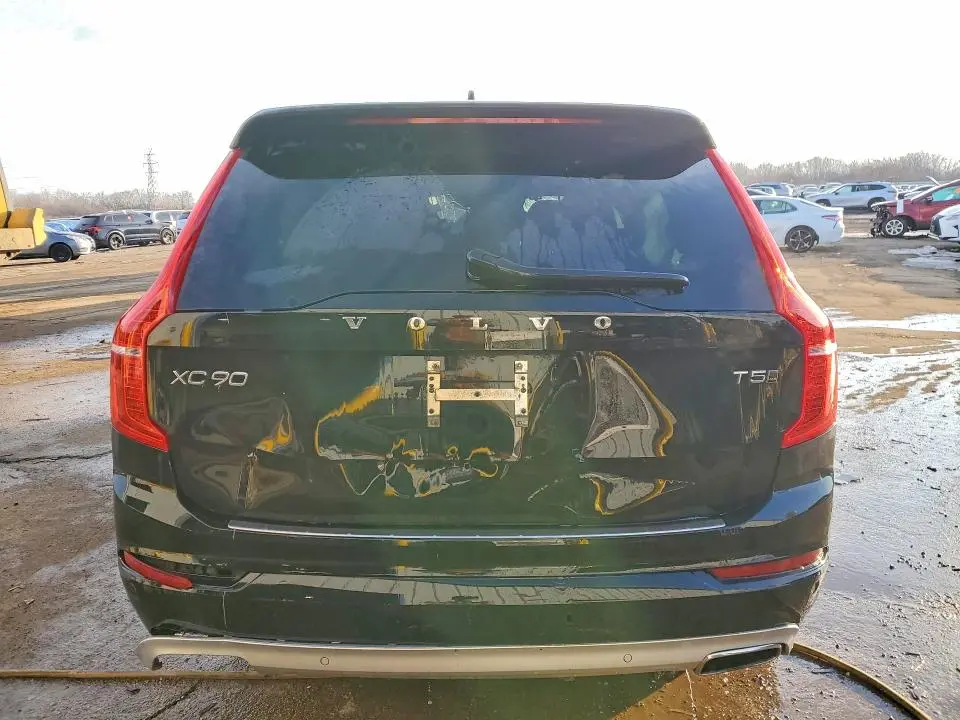 2020 VOLVO XC90 T5 MOMENTUM  