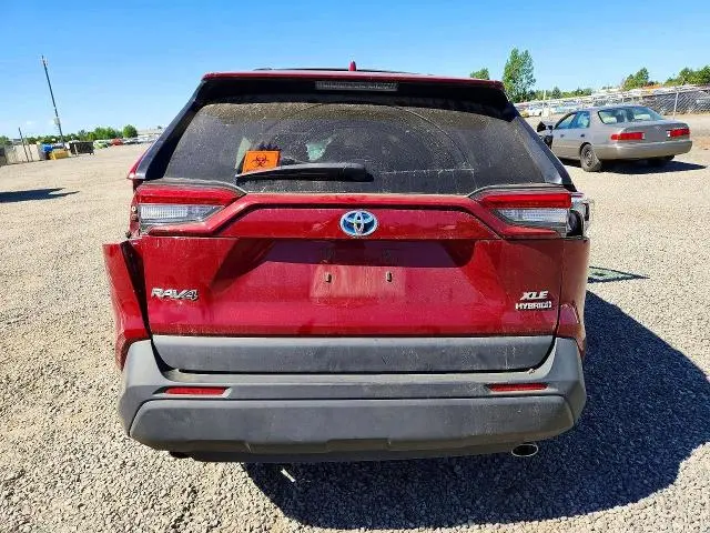 2021 TOYOTA RAV4 XLE  