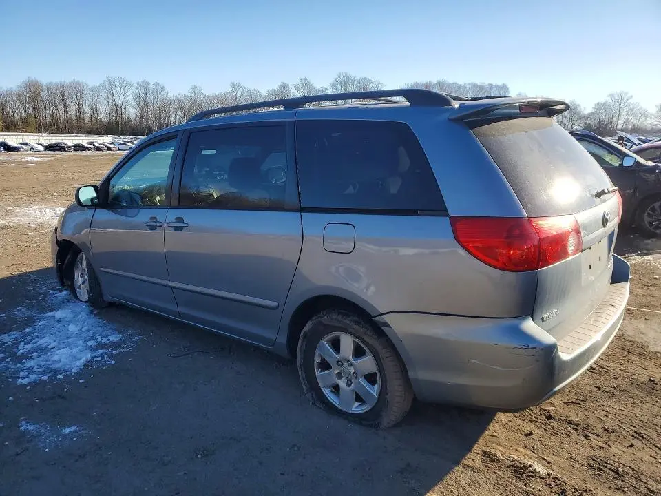 2010 TOYOTA SIENNA LE 7-PASSENGER  