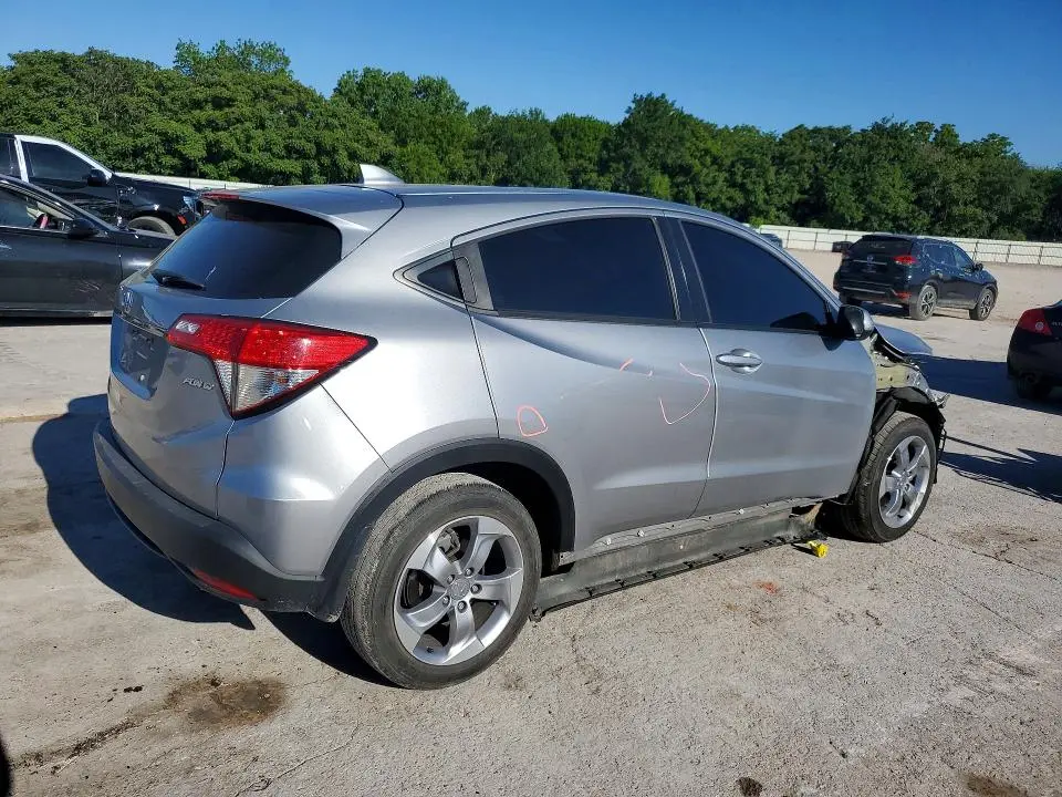 2022 HONDA HR-V LX  