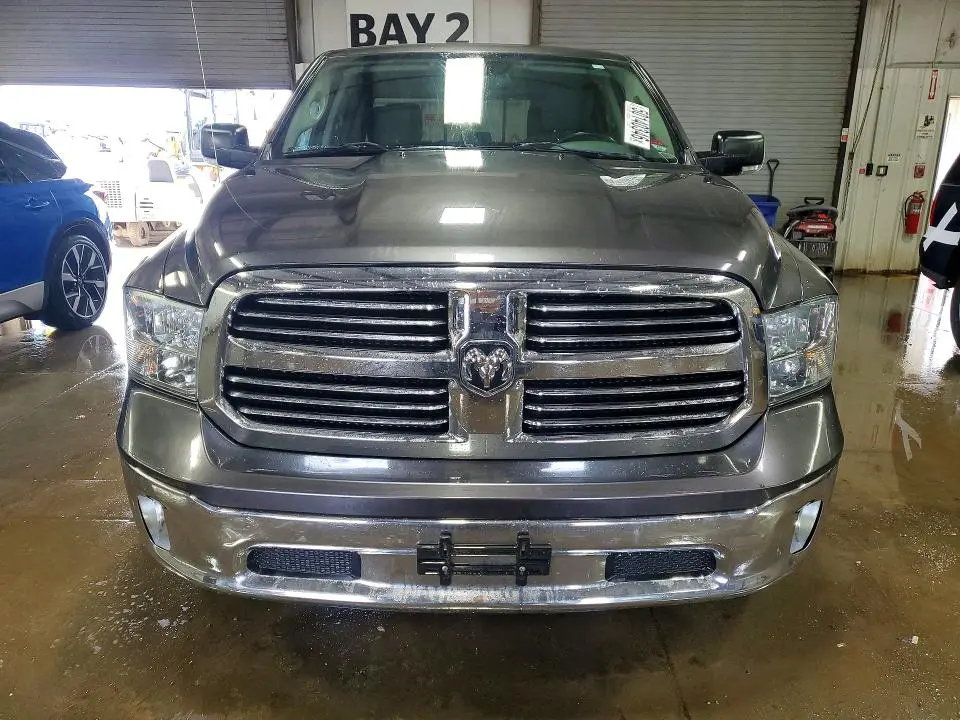 2015 RAM 1500 SLT  