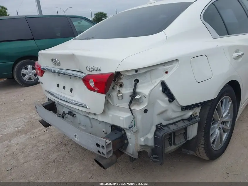 2015 INFINITI Q50  