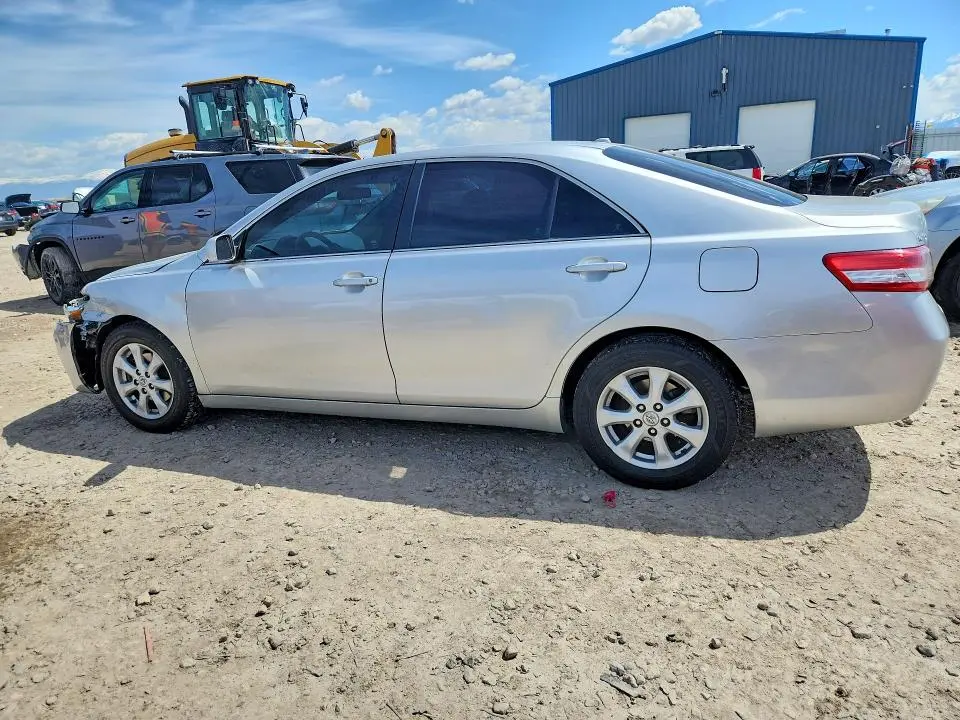 2011 TOYOTA CAMRY LE  