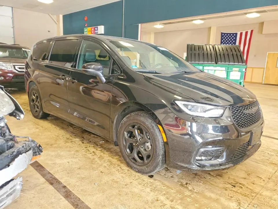 2023 CHRYSLER PACIFICA HYBRID TOURING L  