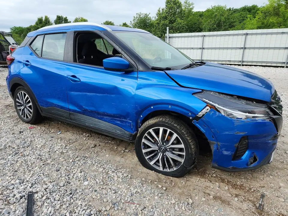 2022 NISSAN KICKS SV  