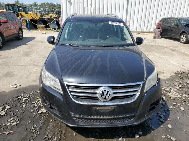 2011 VOLKSWAGEN TIGUAN S  