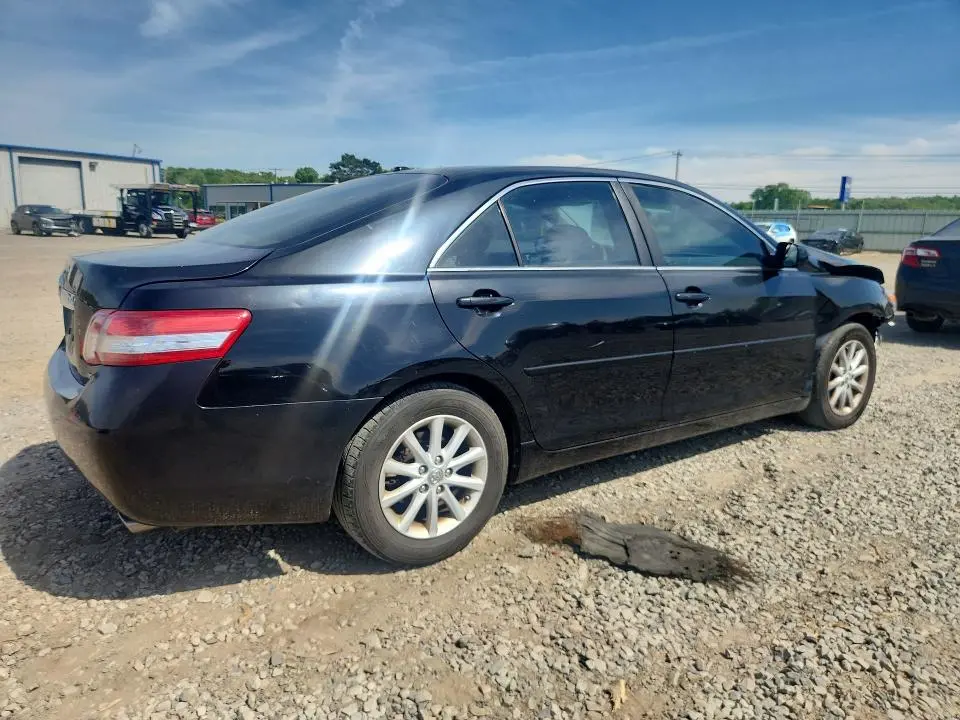 2010 TOYOTA CAMRY XLE V6  