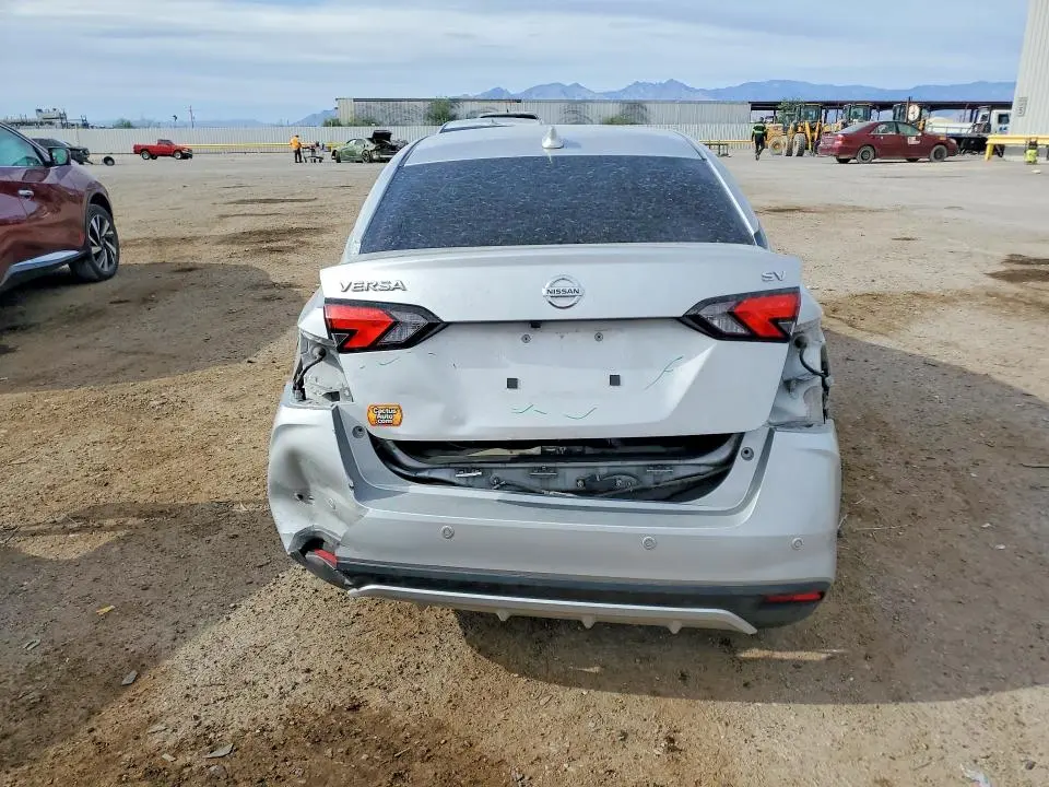 2021 NISSAN VERSA SV  