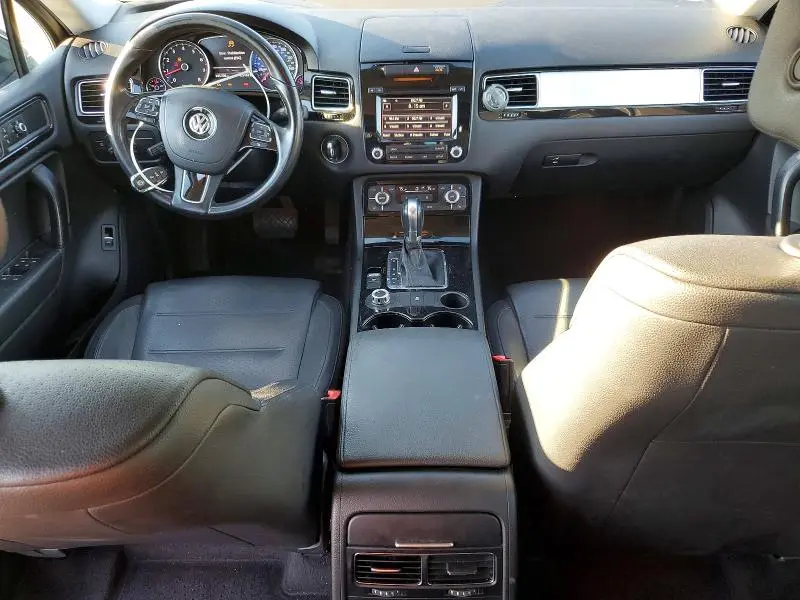 2014 VOLKSWAGEN TOUAREG V6  