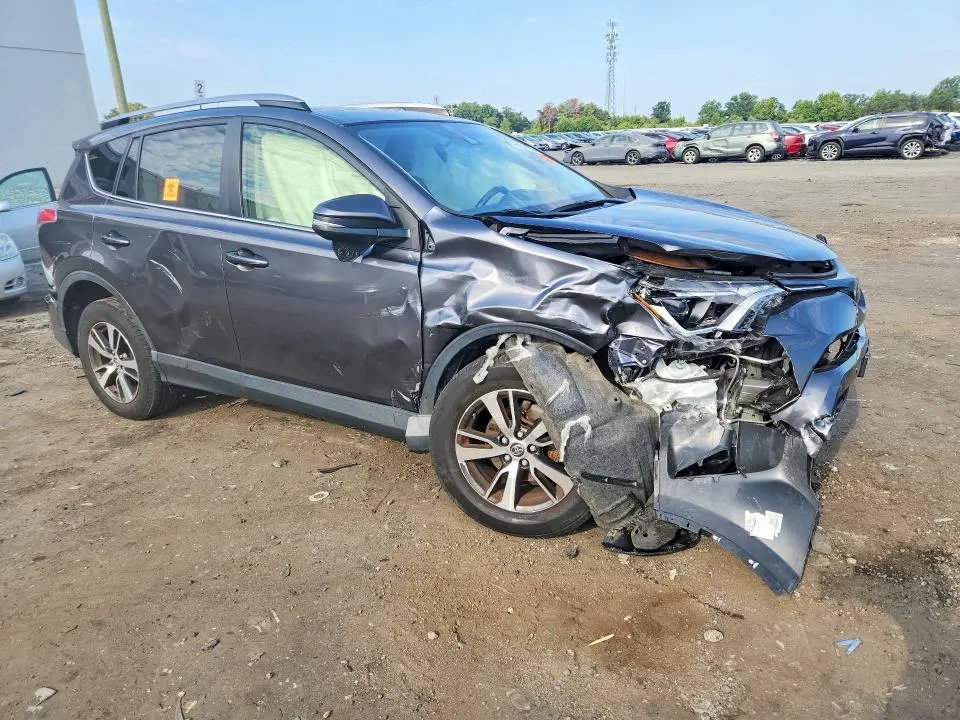 2018 TOYOTA RAV4 XLE  