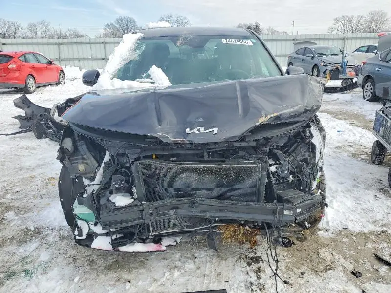 2025 KIA CARNIVAL LX  