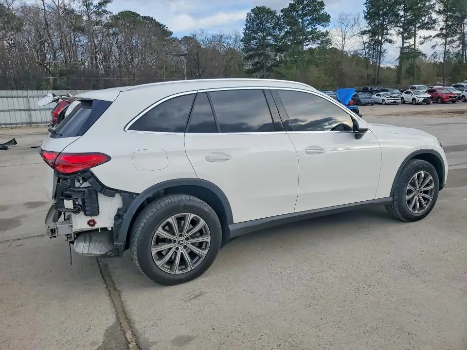 2023 MERCEDES-BENZ GLC 300  