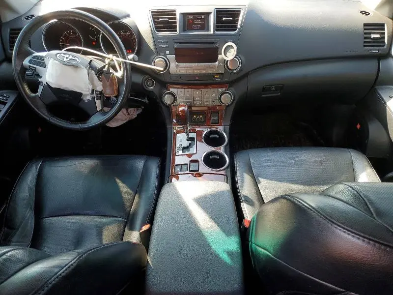 2011 TOYOTA HIGHLANDER LIMITED  