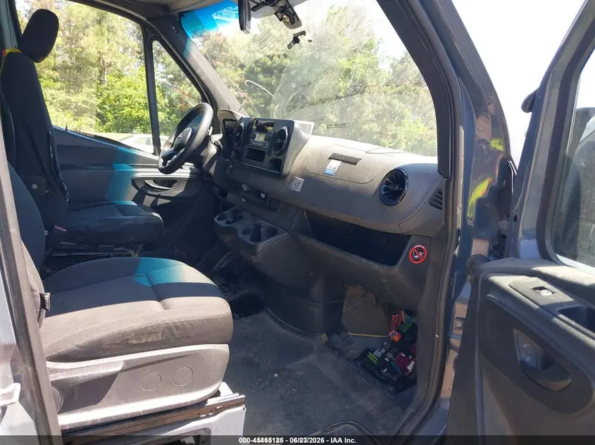 2019 MERCEDES-BENZ SPRINTER 2500 STANDARD ROOF V6