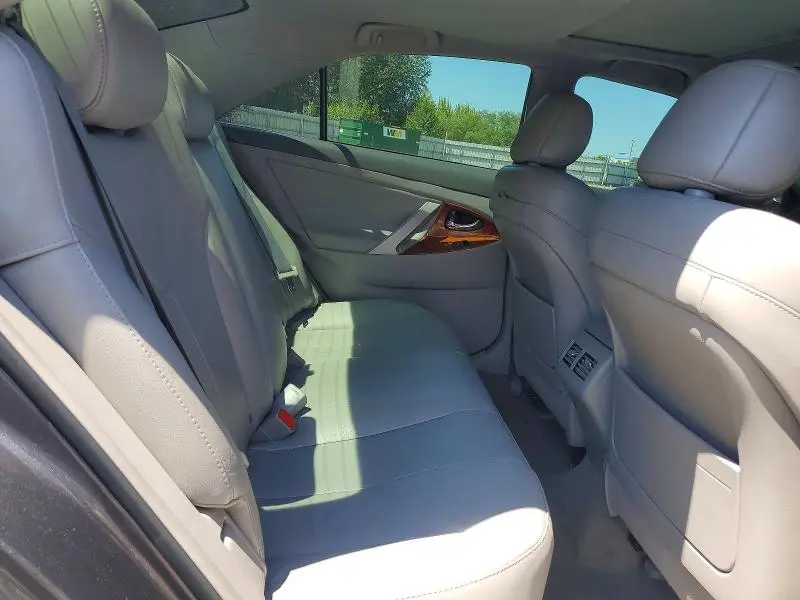 2011 TOYOTA CAMRY XLE  